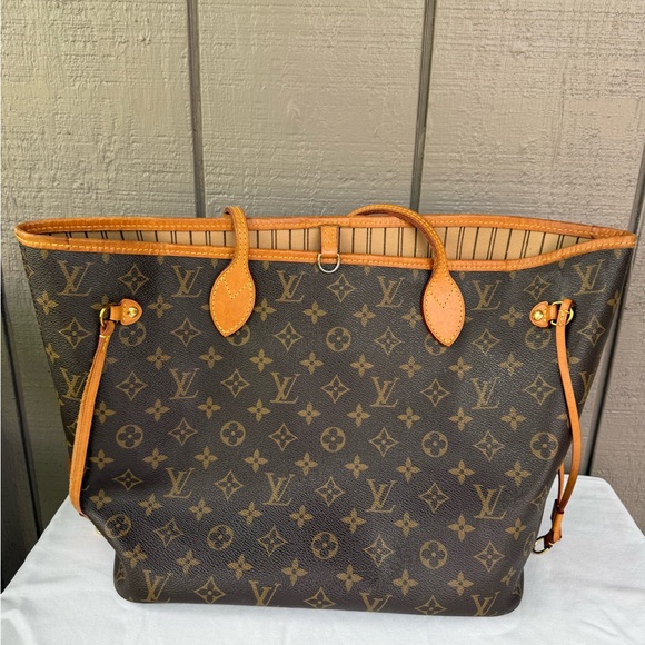 Louis Vuitton Classic Neverfull MM - Picture 2 of 10